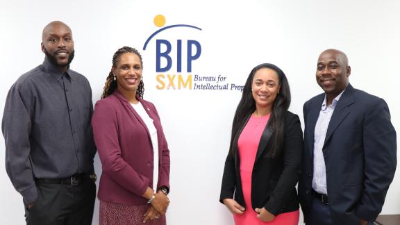 Minister Heyliger-Marten meets with BIP SXM